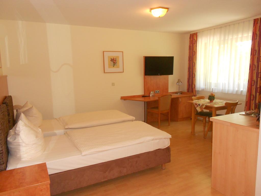 Apartment-Pension Schwalbennest Herzogenaurach Room photo